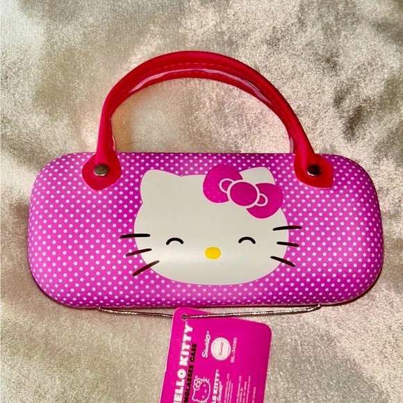 Adorable Hello Kitty Eyeglasses Case - Picture 1 of 3